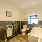 Дом отдыха 4 Bed In Keighley Oc-84040 *