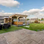 4 Bed In Keighley Oc-84040 *