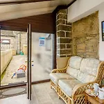 4 Bed In Keighley Oc-84040 *
