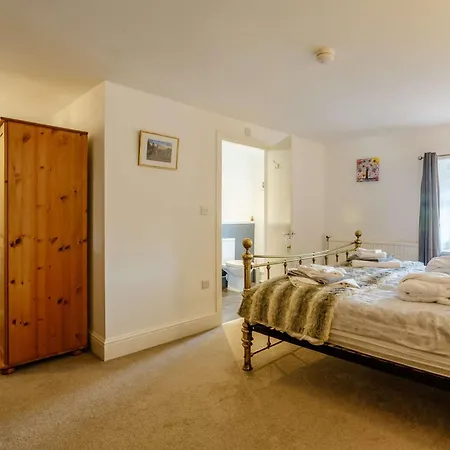 بيت للعطل 4 Bed In 84040 Cowling