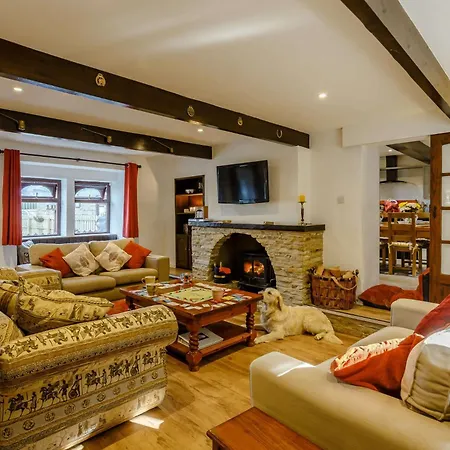 4 Bed In Keighley Oc-84040 Cowling
