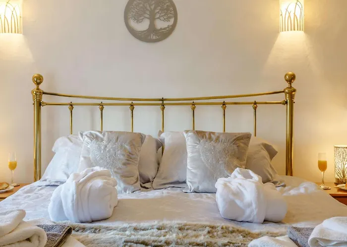 4 Bed In Keighley Oc-84040 *