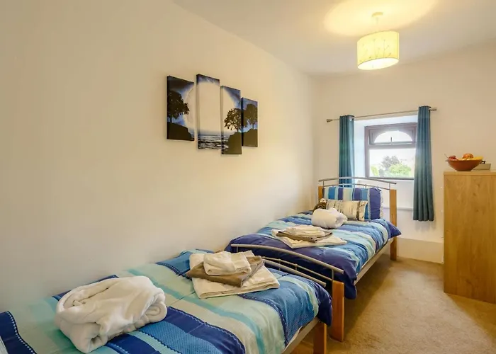 4 Bed In Keighley Oc-84040 *